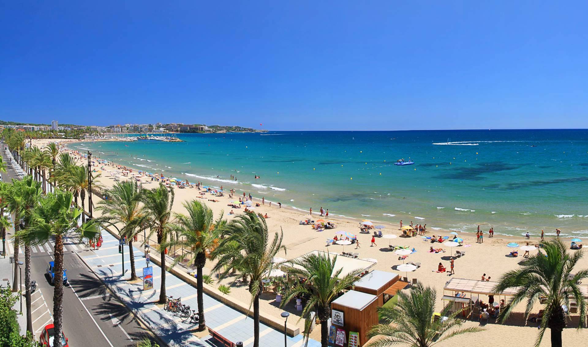 La AMT presenta su lista de los destinos más populares de España para el turismo de sol y playa