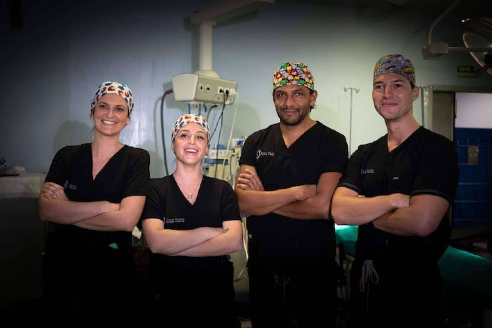 Renovar la apariencia con la experiencia del Dr. Padilla, experto en transformación facial y corporal