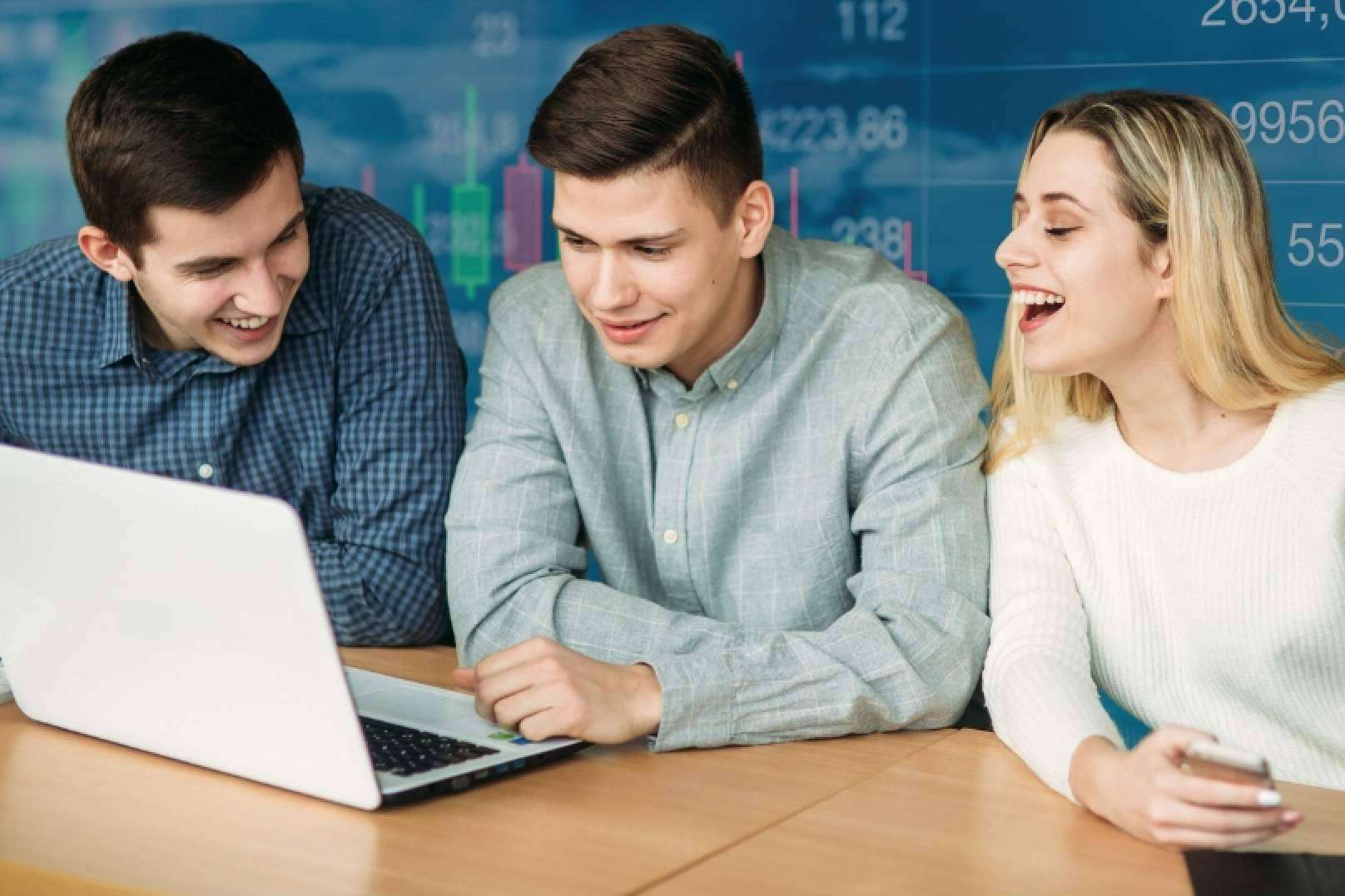 TwoTails, el innovador simulador de inversiones para Instituciones Educativas de HollyMontt