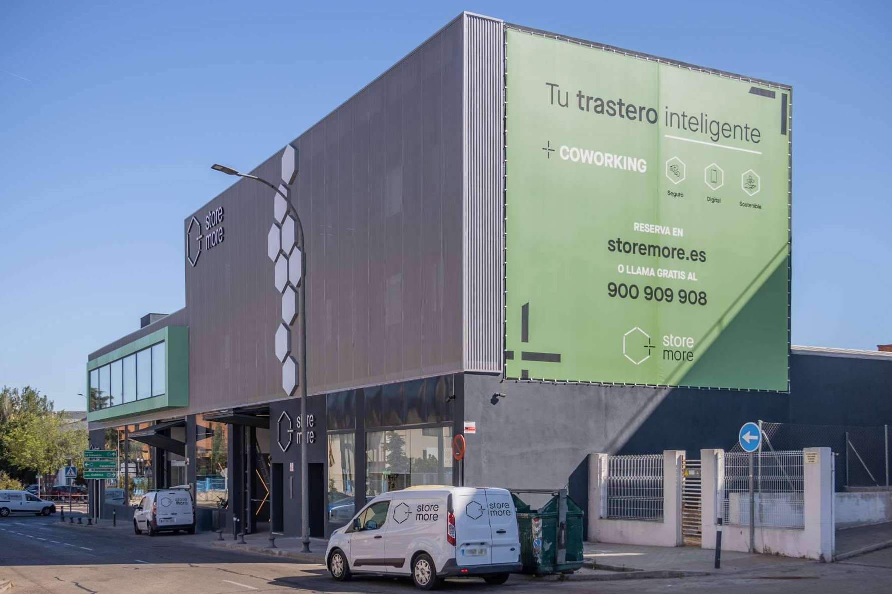 Storemore ofrece opciones de trasteros para empresas