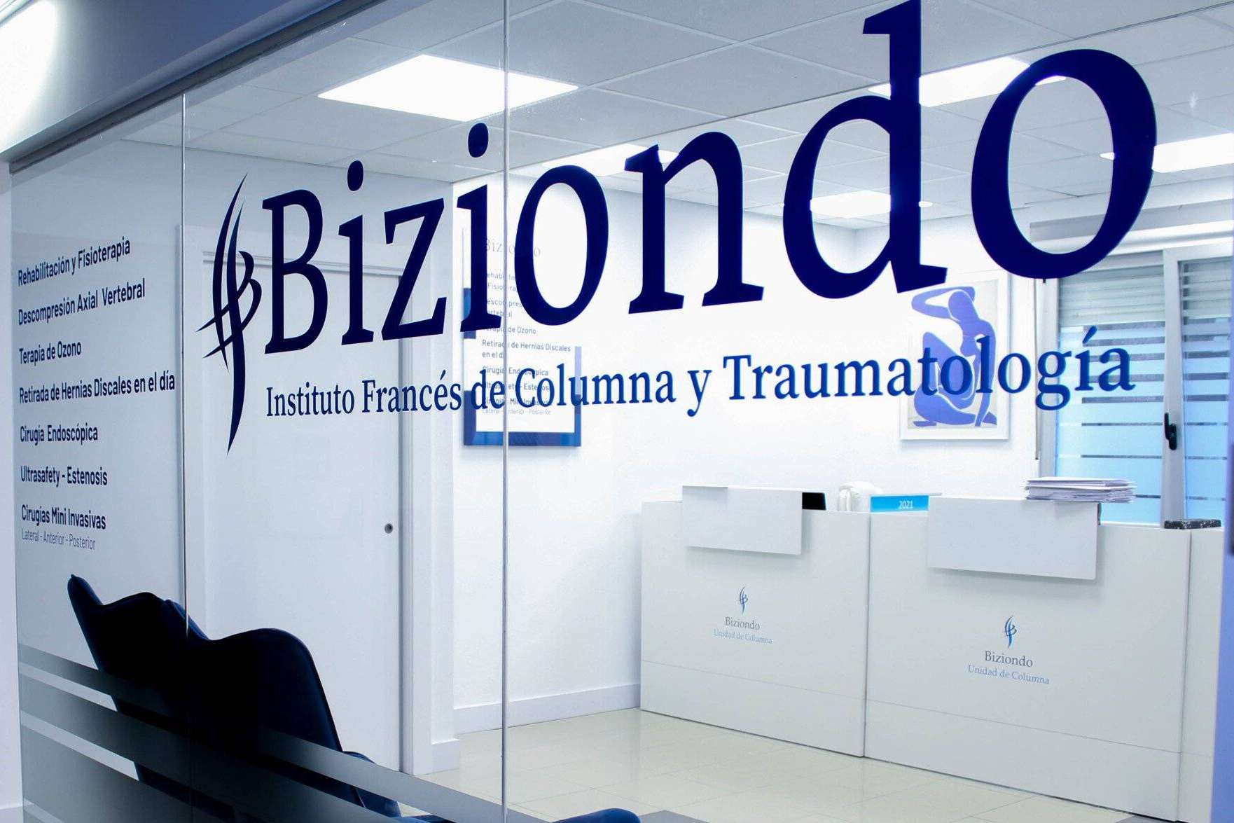 ¿En qué consiste la cirugía de columna lumbar por vía lateral?