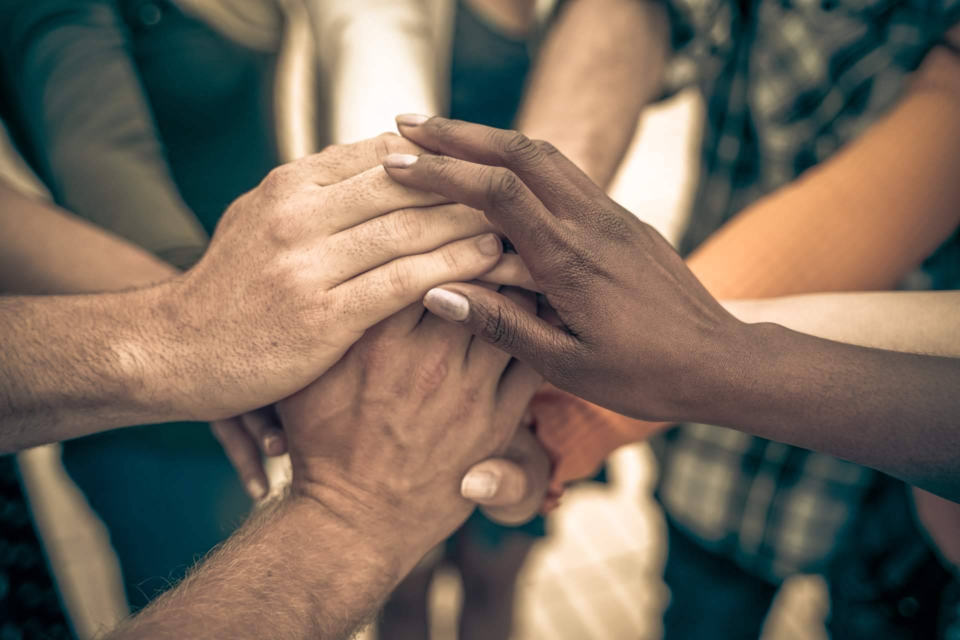 Construir una sociedad mejor con los cursos de trabajo social de Carpe Diem