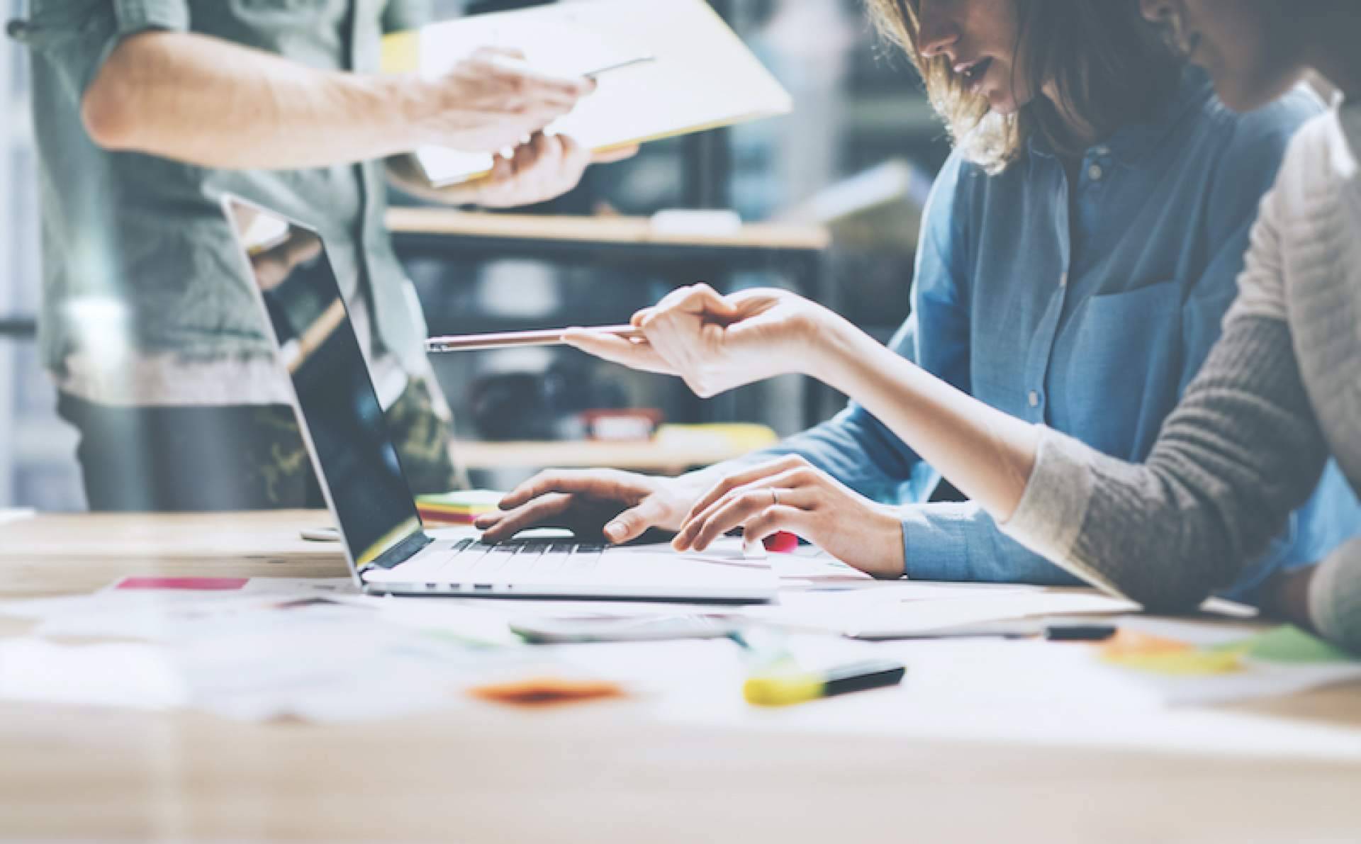 Anexeo, la agencia SEO Girona, explica los beneficios de sus servicios de marketing