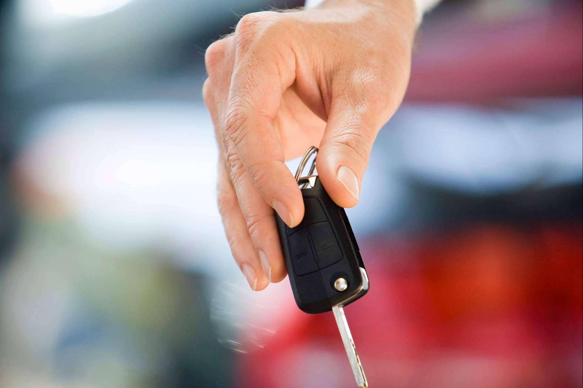 Buscar autoescuelas baratas Madrid para sacarse el permiso de conducir B