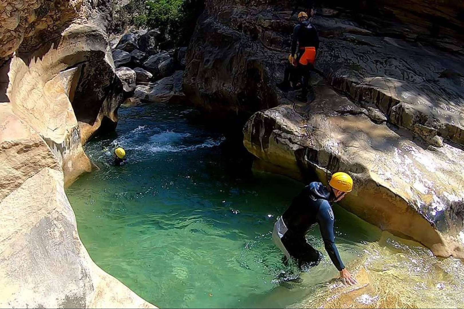 Hacer canyoning en Sierra de Guara de la mano de Canyoning Sierra de Guara