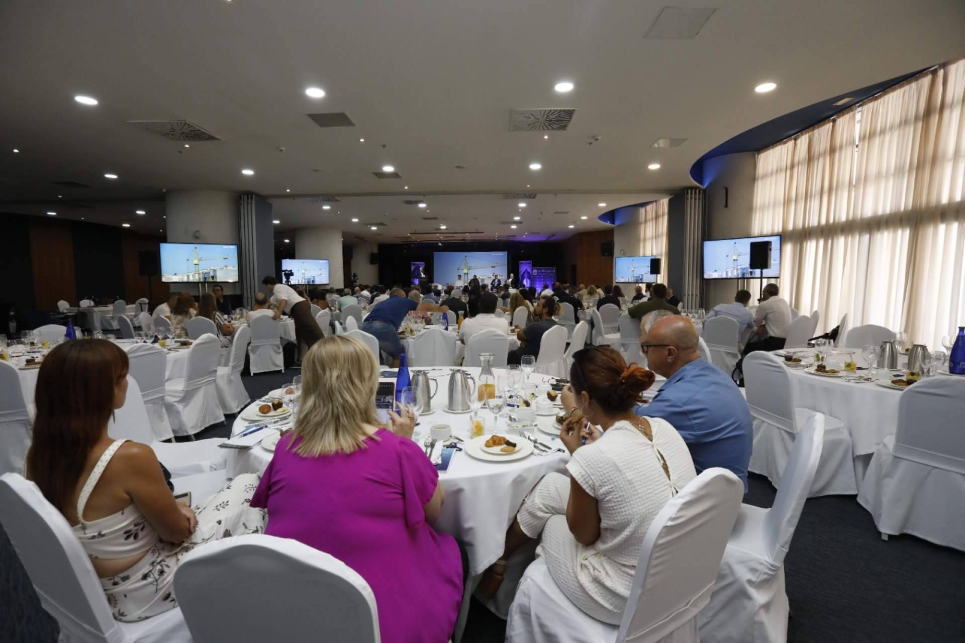 200 empresarios en Benidorm en el 'FORO DEXTER - Comunidad Valenciana'