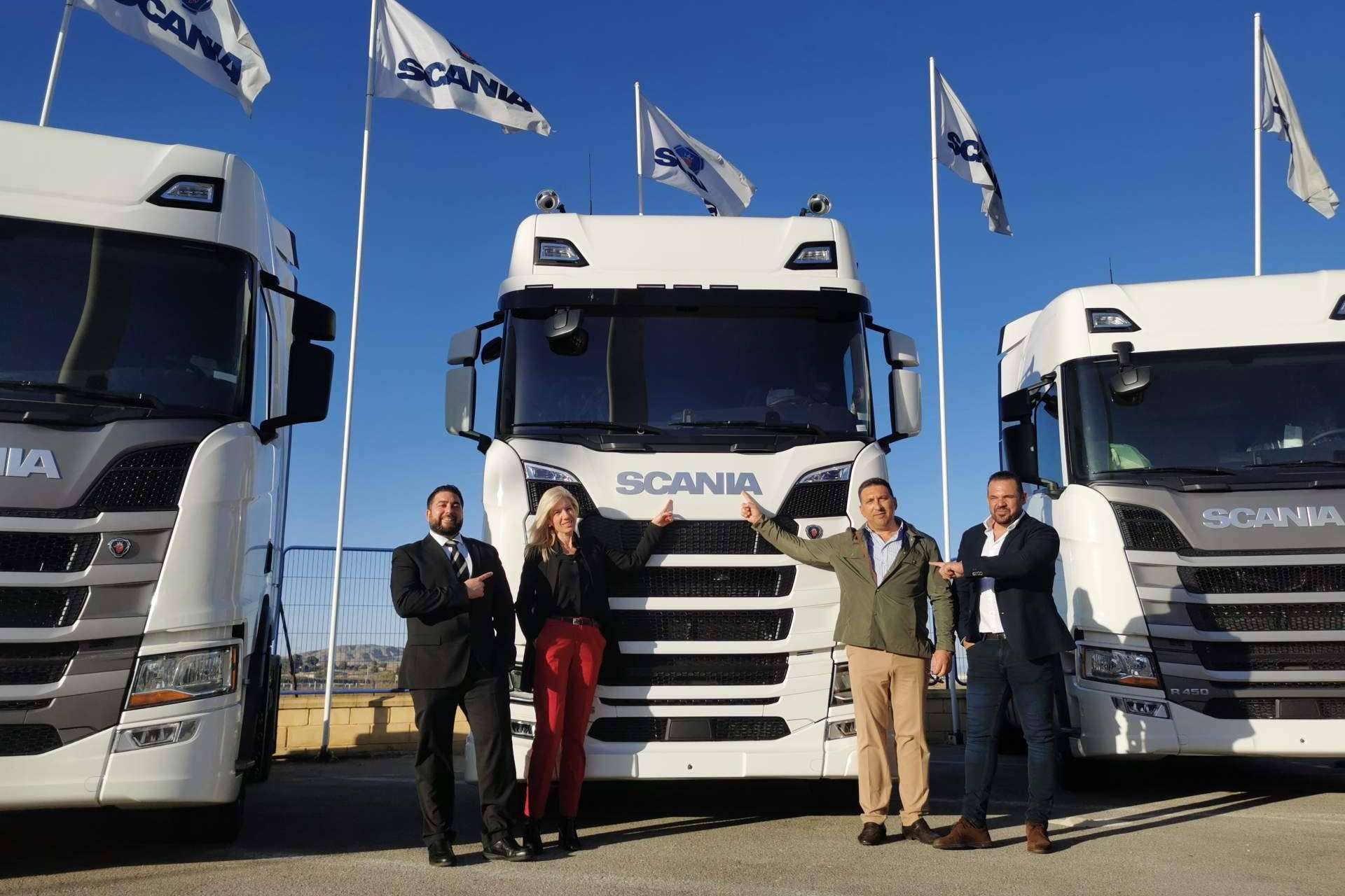 Orvipal compra para su flota porta vehículos 50 camiones Scania de cabina alta