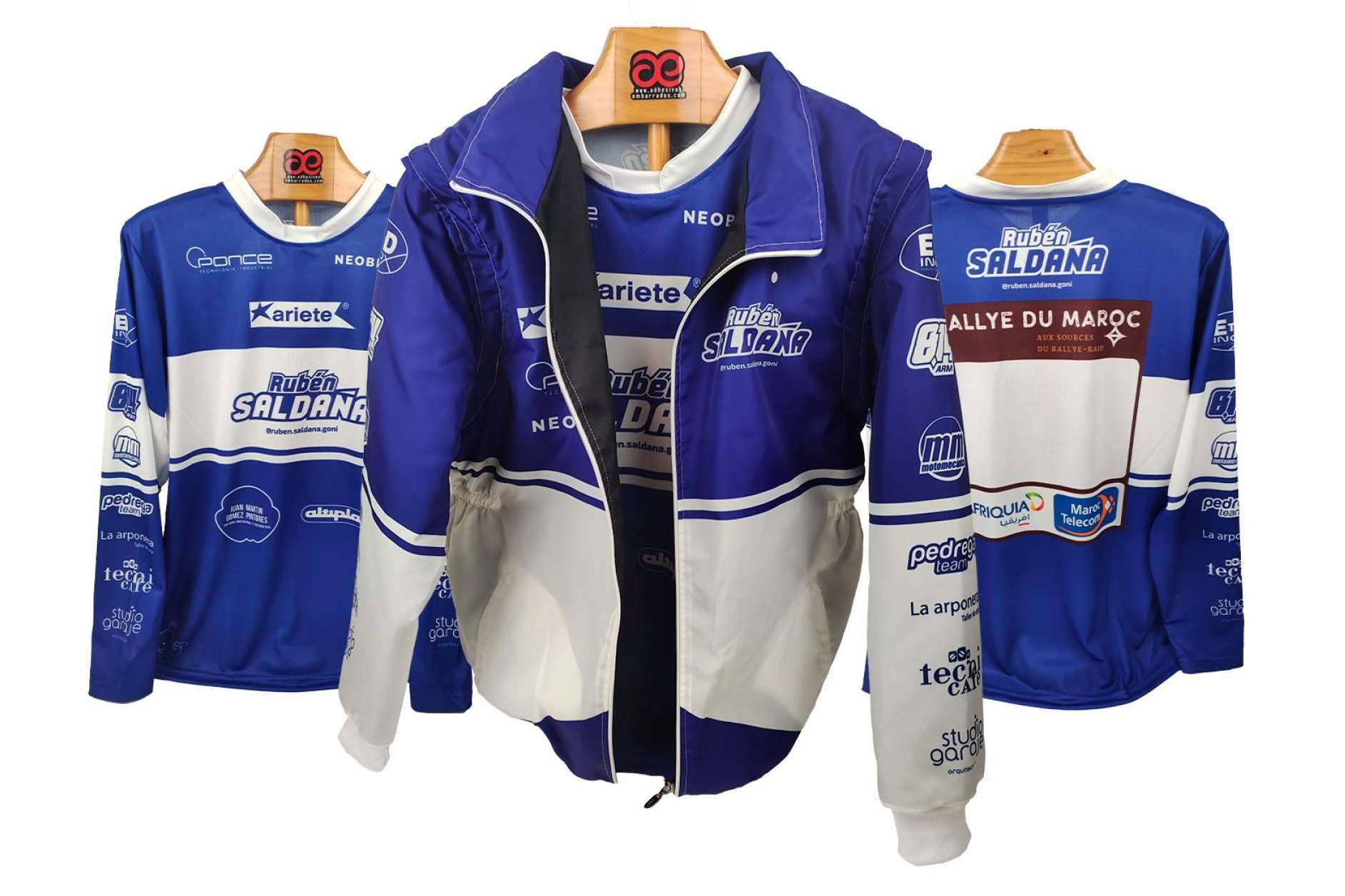 Camisetas de motocross personalizadas; comodidad y estilo sobre dos ruedas con ADHESIVOSEMBARRADOS