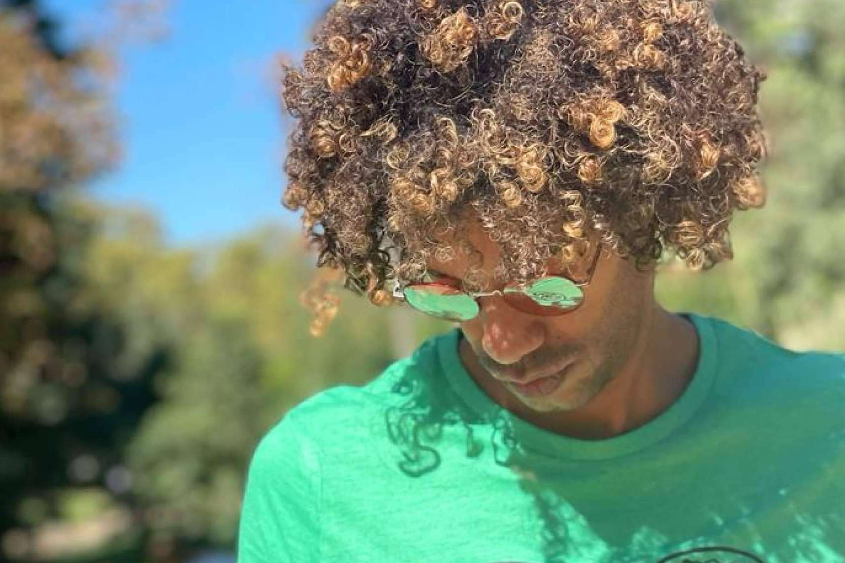 El estilista Kelvin Liscano explica los secretos para unos rizos perfectos en verano