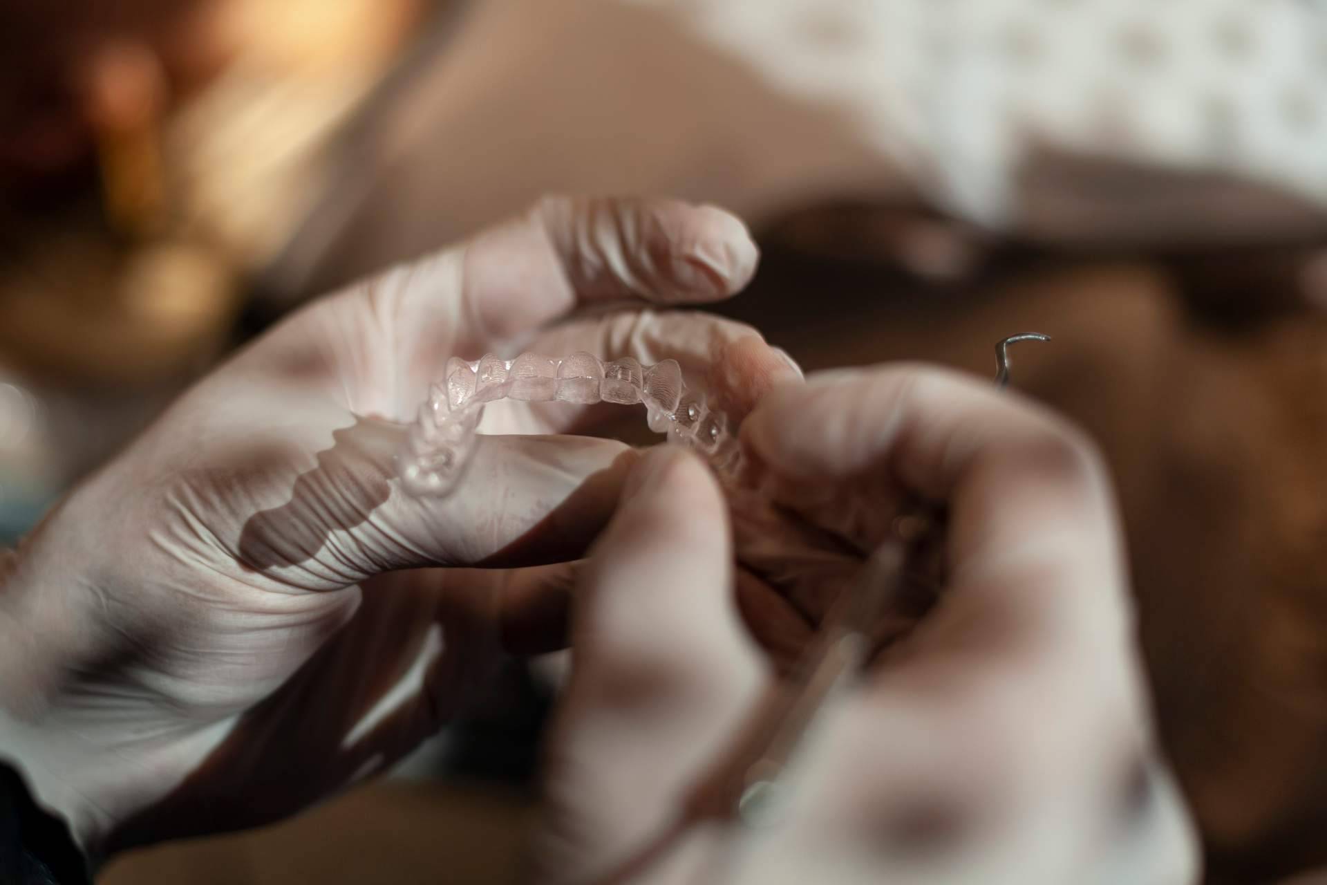 Tratamiento Invisalign a precios competitivos y resultados excepcionales con Clínica InterOralia