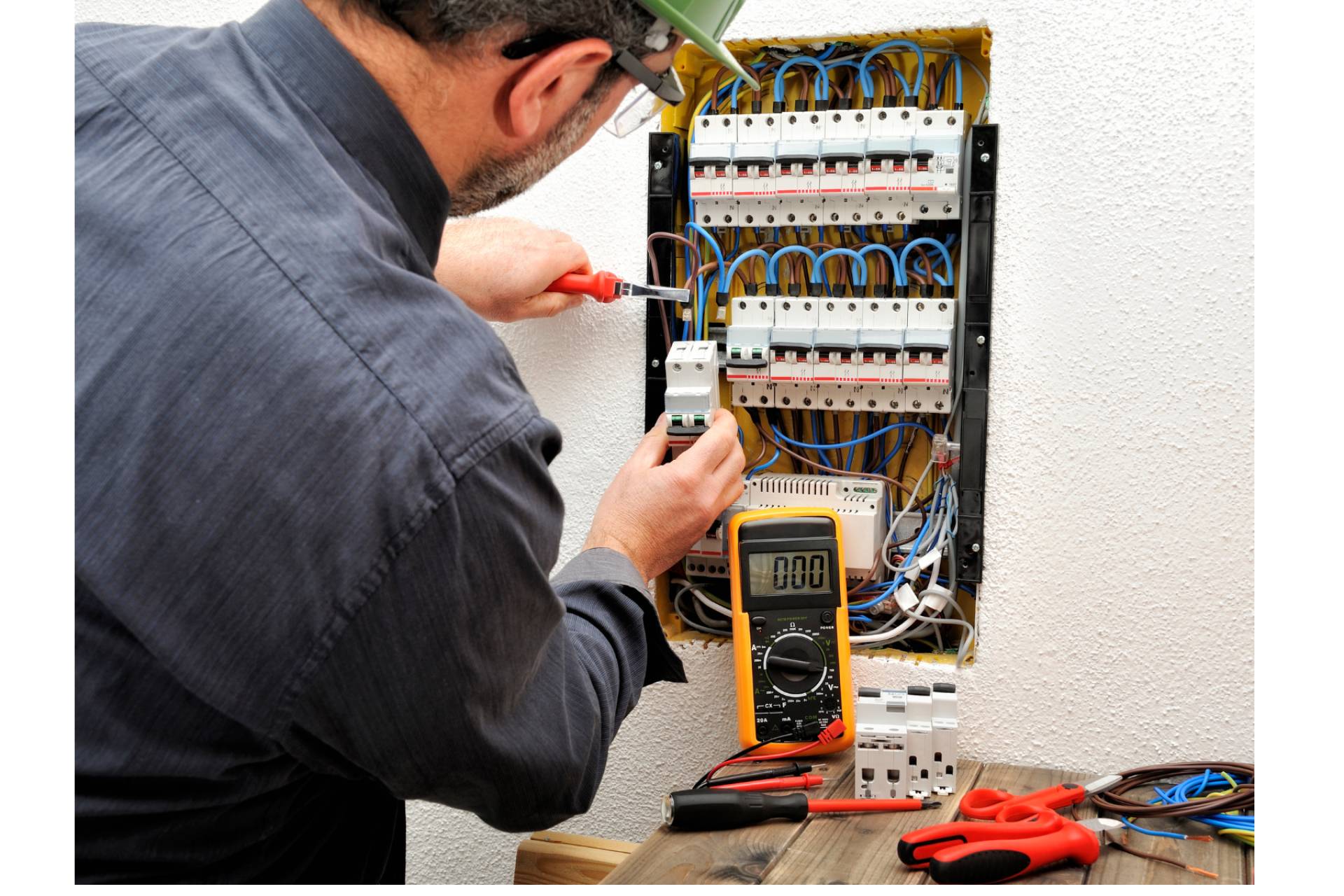 Protección ante incidentes eléctricos con los interruptores Acti 9 ic40v de Cadenza Electric