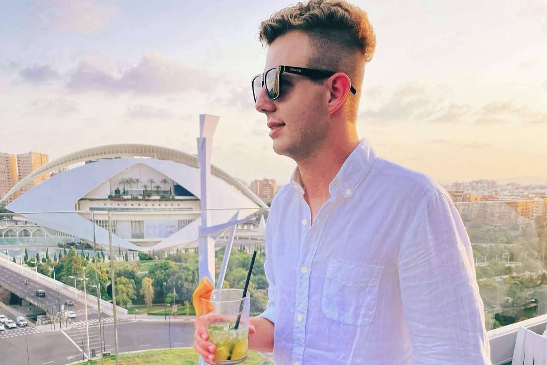 Un joven empresario en Valencia está creciendo en redes con más de 100k seguidores en Instagram