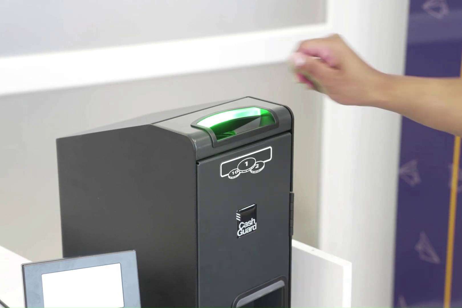 Cuáles son las características de la máquina de cobro automático de CashGuard Core