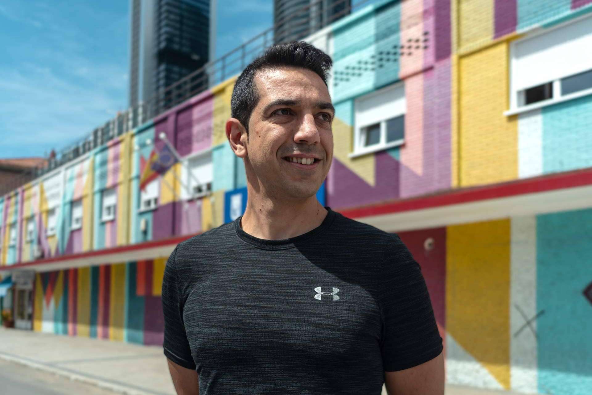 Juanma Morales es un dietista y entrenador de y para mujeres