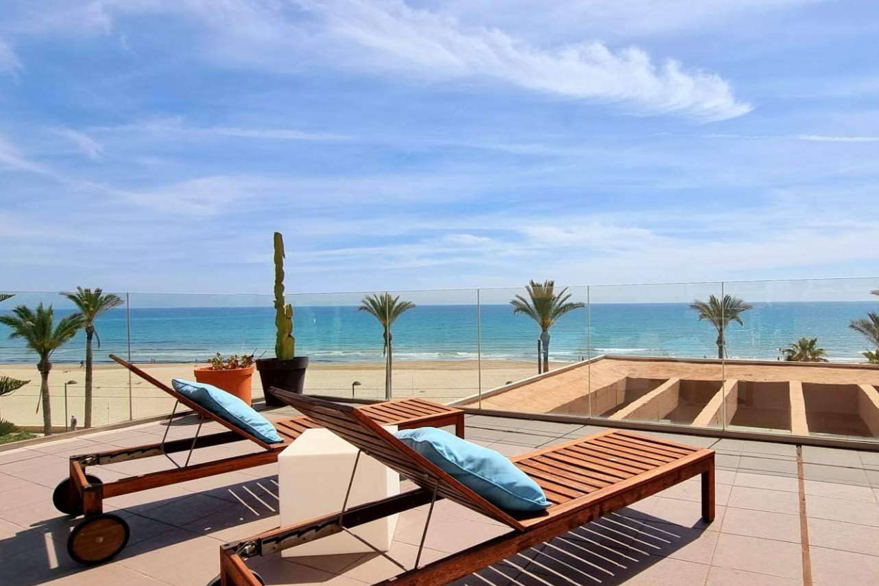 Poner en venta una propiedad con Home Target en Playa San Juan y el Cabo de las Huertas