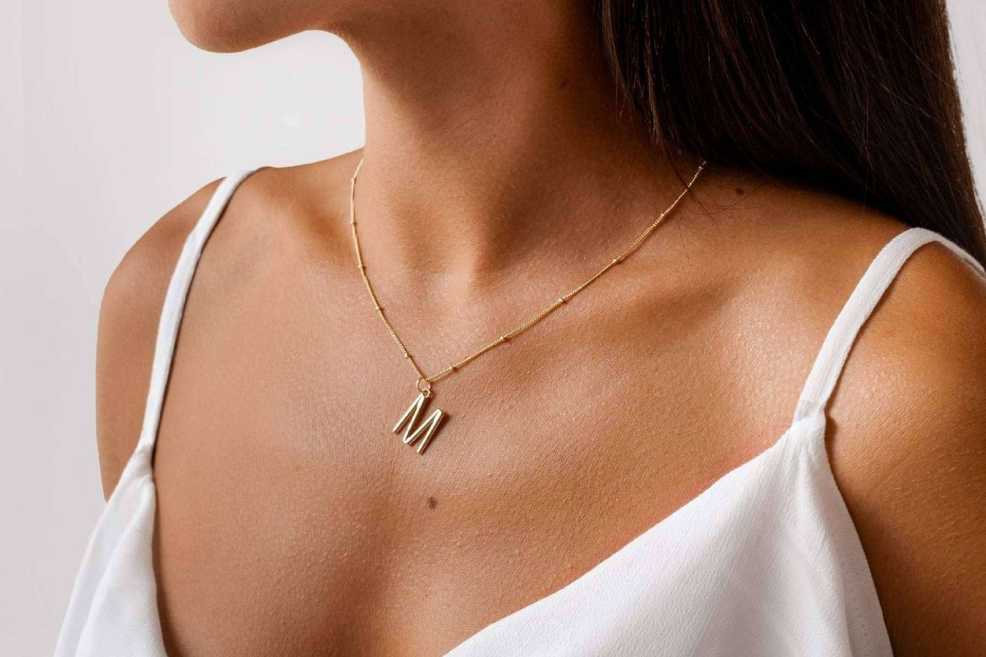 La joyería online Le Petite Marie pone a disposición una gran variedad de diseños en colgantes con iniciales