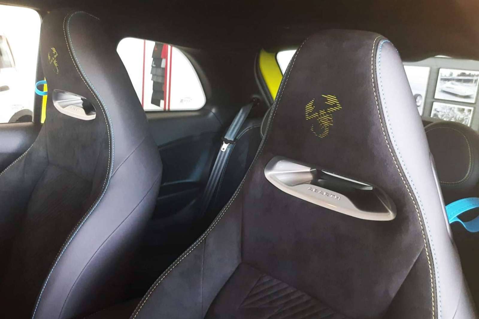 Abarth impulsa la electrificación; Lanza el Abarth 500e y Ascauto lo ofrece en Madrid