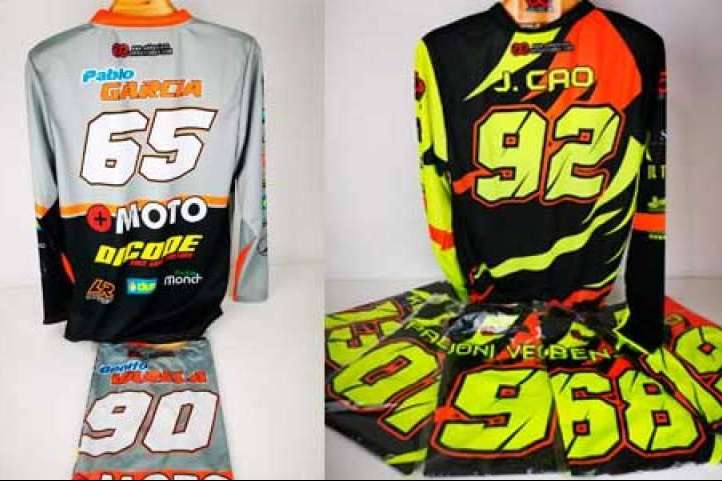 Adquirir una camiseta personalizada de Yamaha de la mano de ADHESIVOSEMBARRADOS