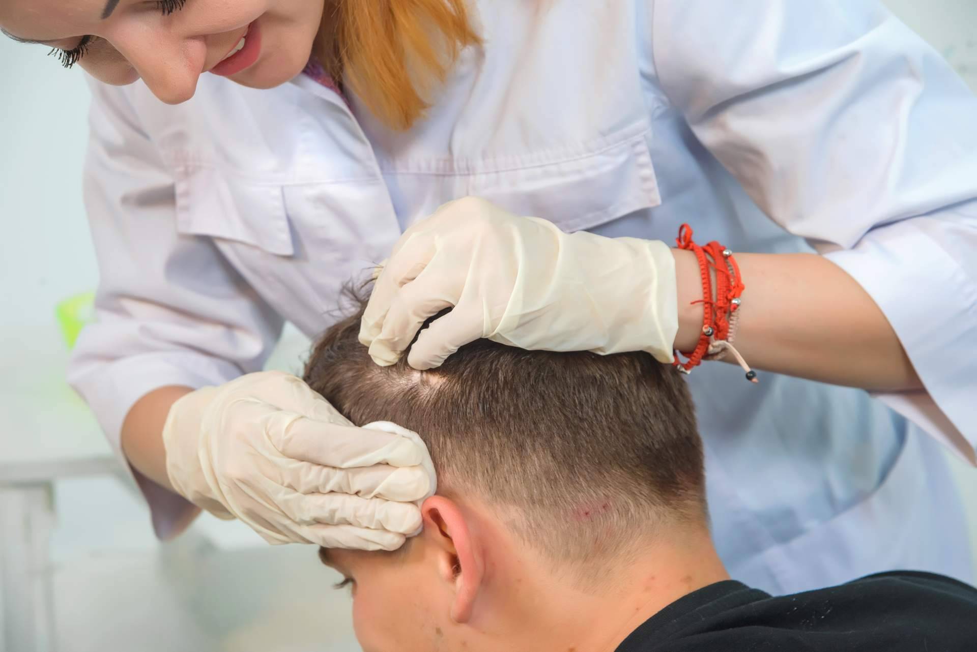 Tratamientos de mesoterapia para el cabello de la mano de Capilar Innovation Clinic, con el doctor Jesus Anibal Mora