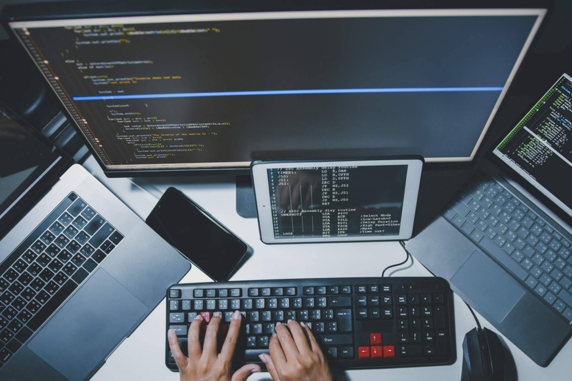 Trebede pone a disposición un software de gestión comercial para equipos comerciales
