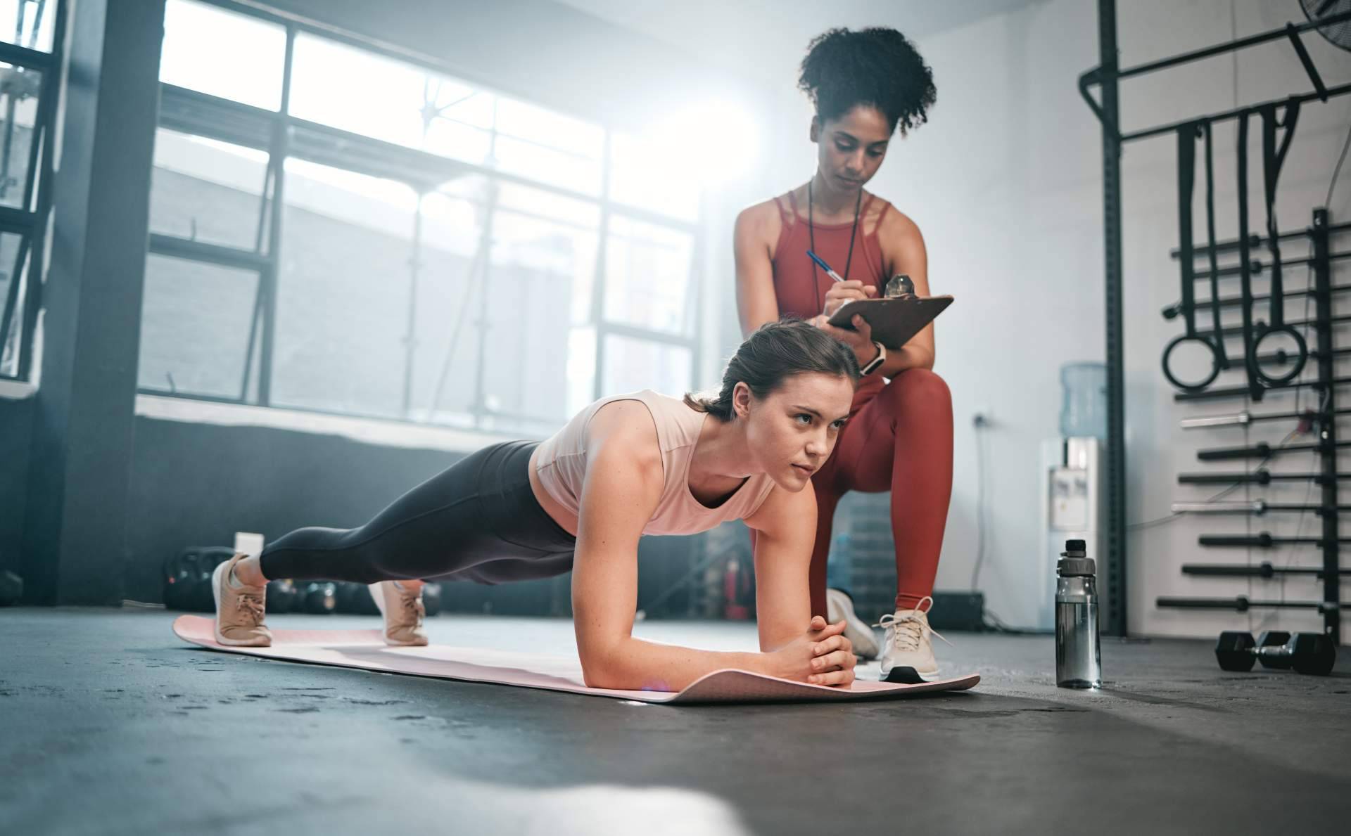 Conocer las ventajas de contratar un profesional personal trainer online