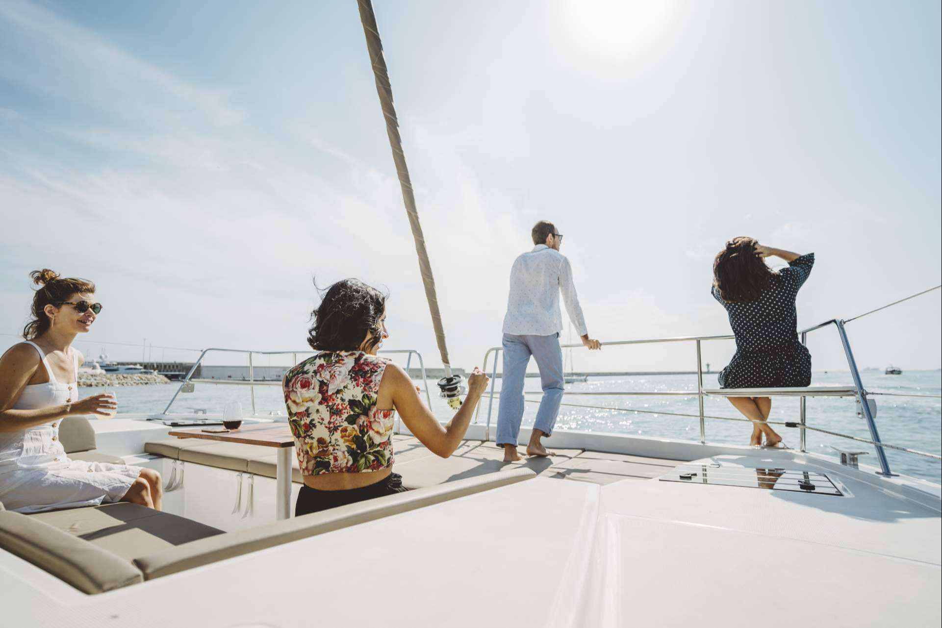 Alquilar un barco para tener un evento de empresa con Sondevela