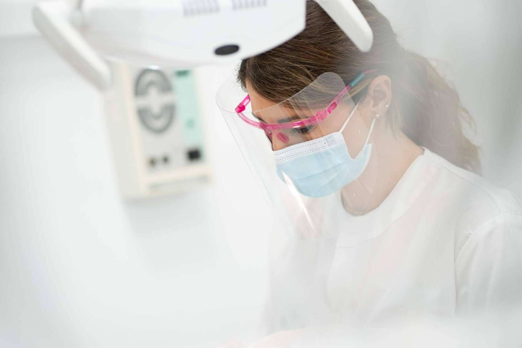 ¿Cómo corregir la sonrisa gingival? Con los expertos de la Clínica Calvo de Mora