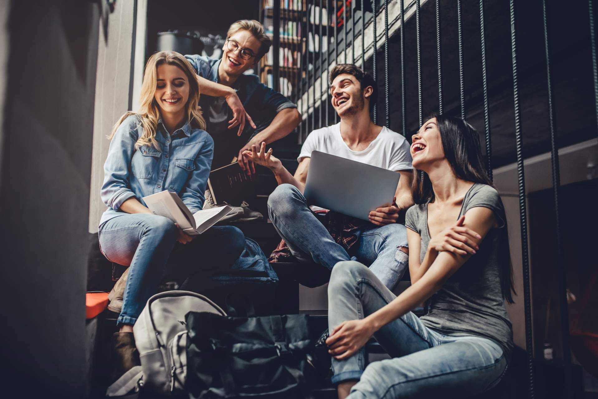 Ayuda Universitaria ofrece servicios de ayuda TFG y ayuda TFM