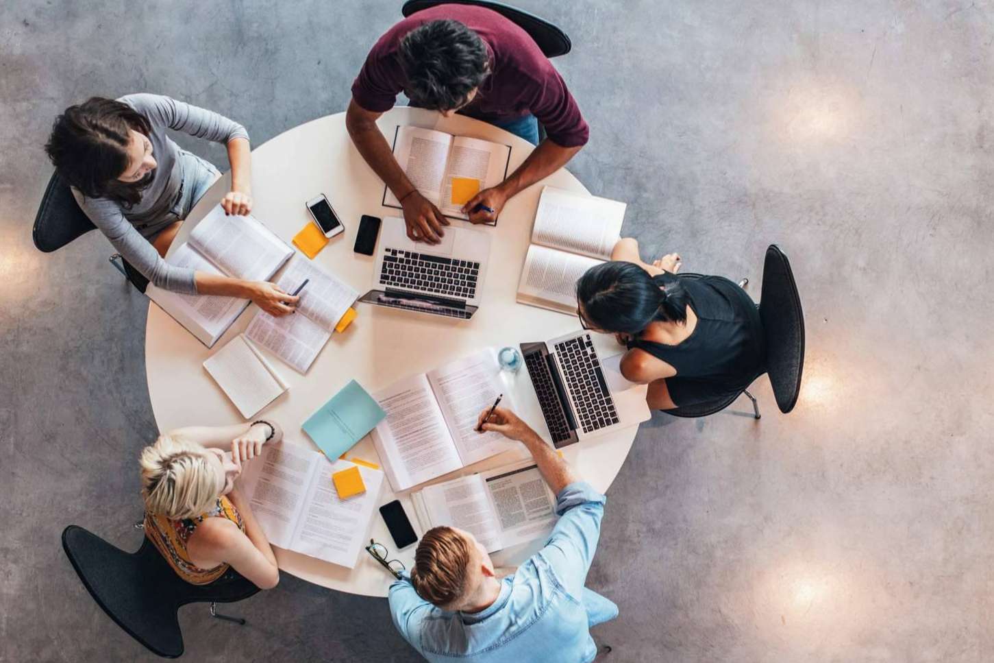 El objetivo del Instituto de Estudios y Empleo es que sus estudiantes consigan empleo Madrid