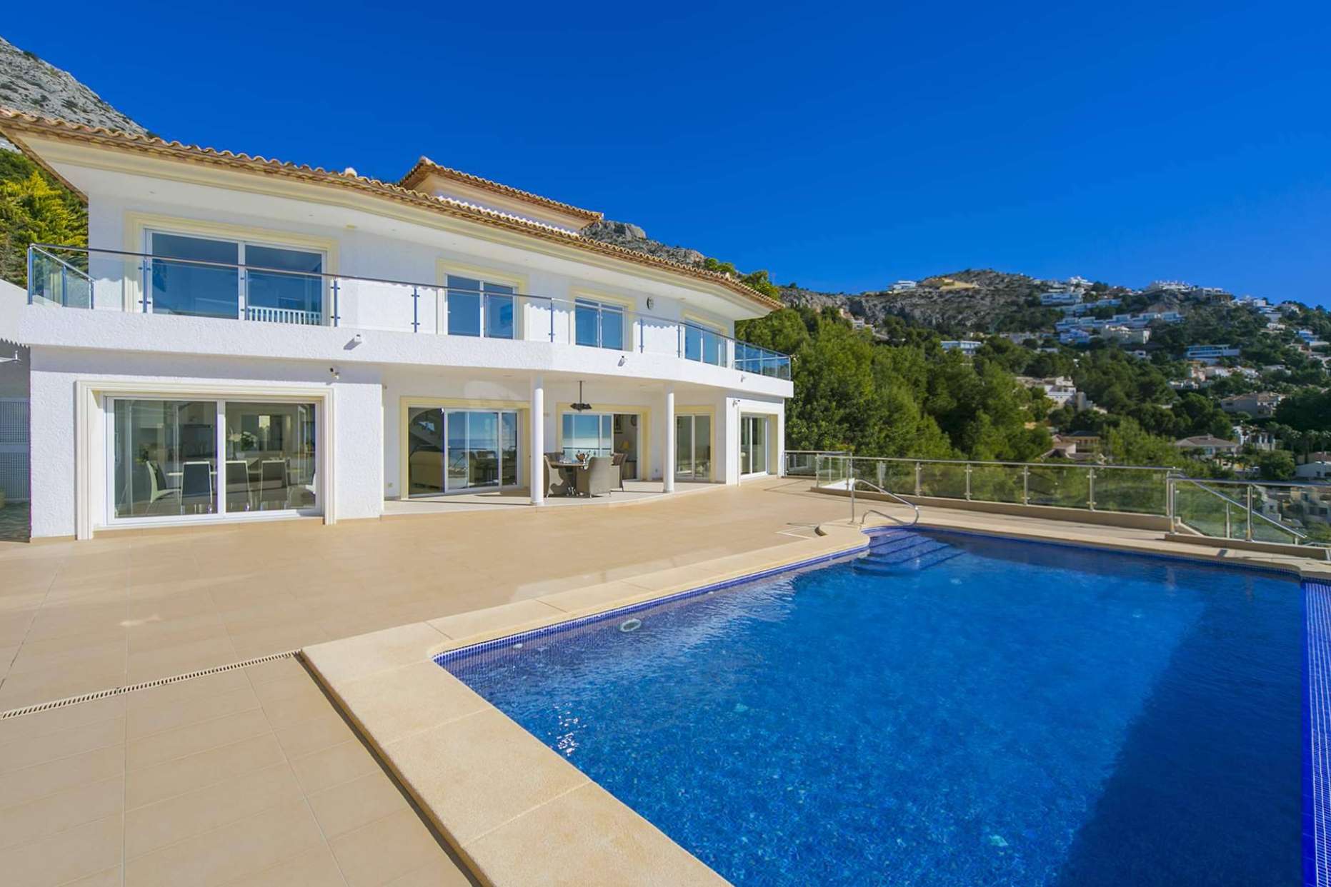 Especialistas en propiedades de la Costa Blanca, Alicante, con Century 21 Evolution