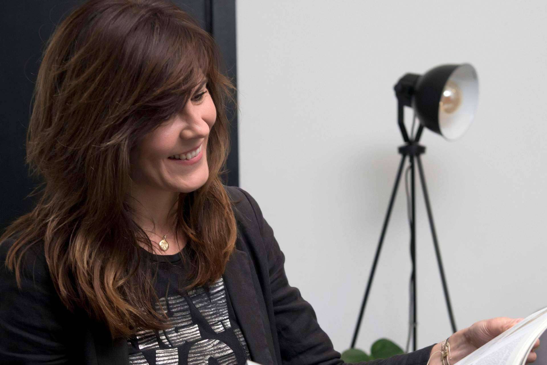 Isa Rodríguez, fundadora & directora creativa de INDAStudio, concede esta entrevista