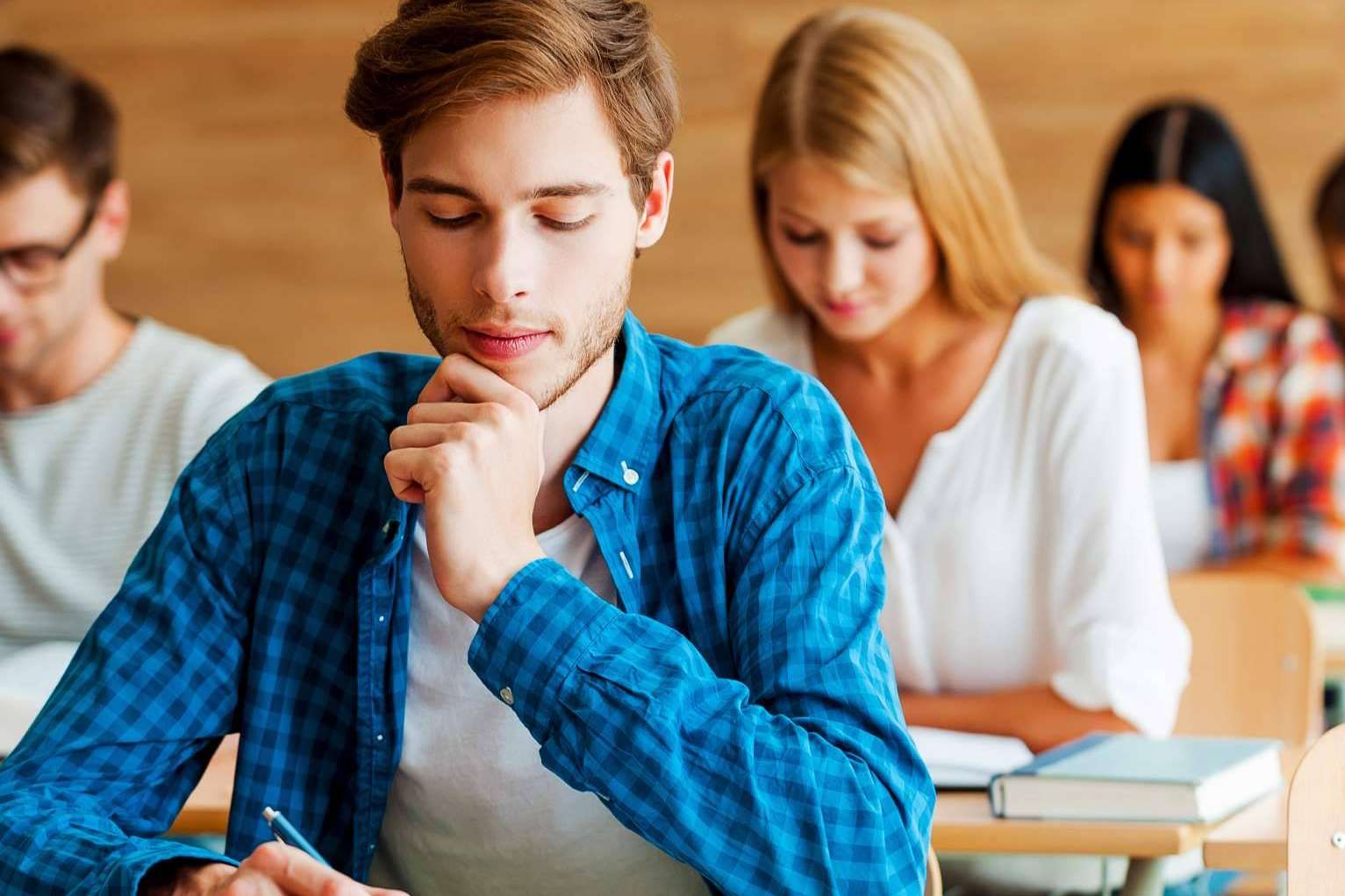 Realizar prácticas en empresas para lograr objetivos laborales de la mano del Instituto de Estudios y Empleo