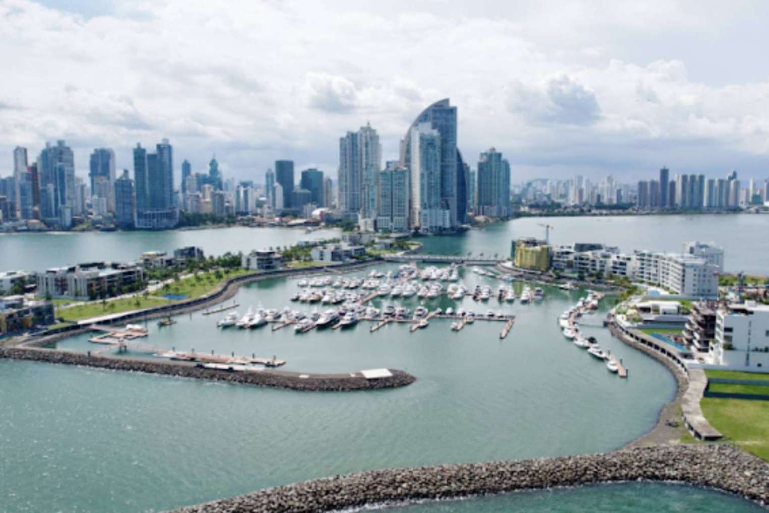 Motivos por los cuales invertir en Panamá siendo extranjero es una gran oportunidad, por Grupo Los Pueblo