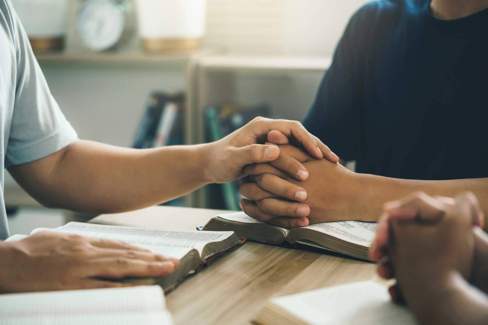 Los beneficios de la terapia breve integrativa y la hipnosis ericksoniana, con la coach emocional Nuria Castro
