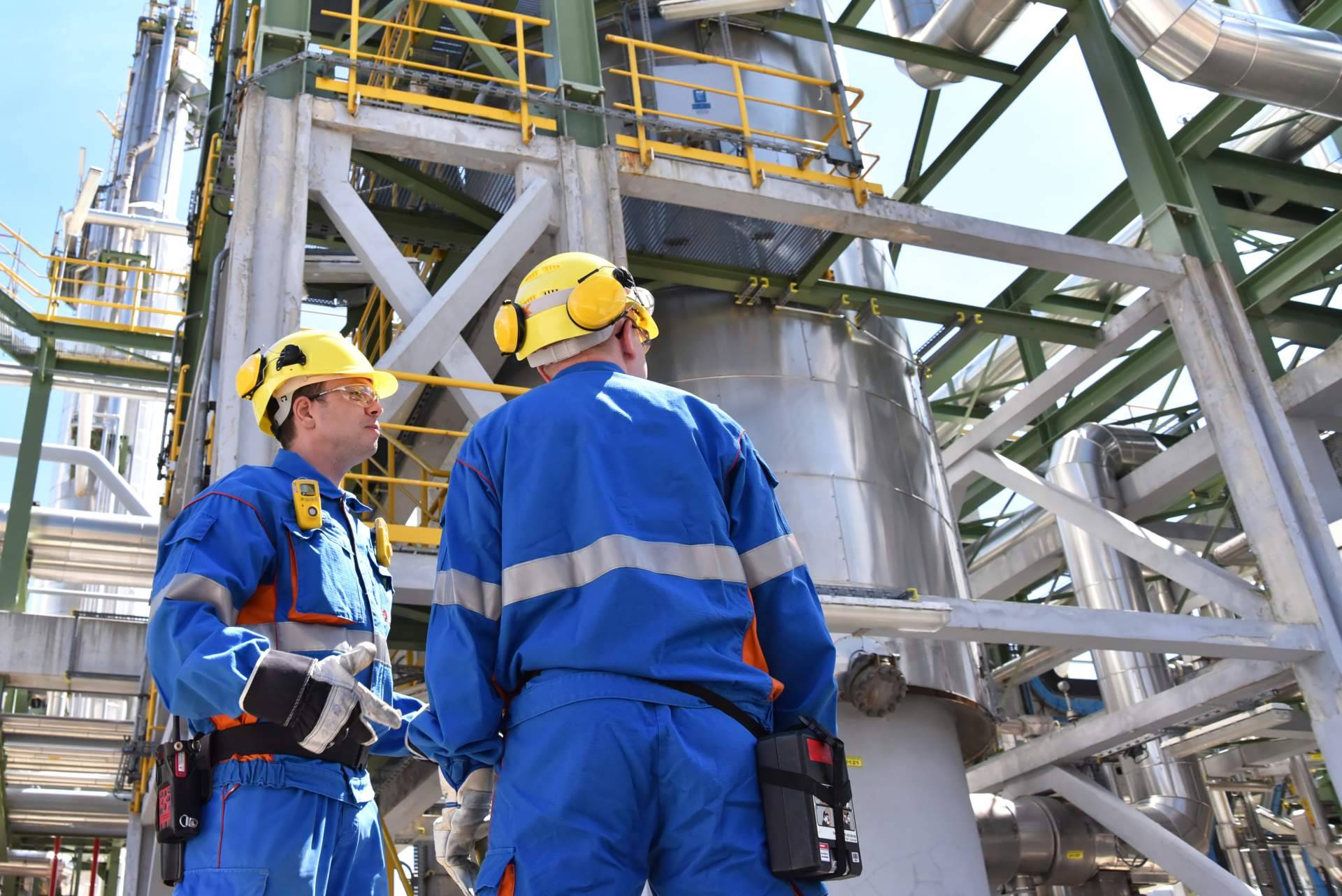 Conocer los desafíos y soluciones en equipamiento para ambientes extremos en la industria petrolera