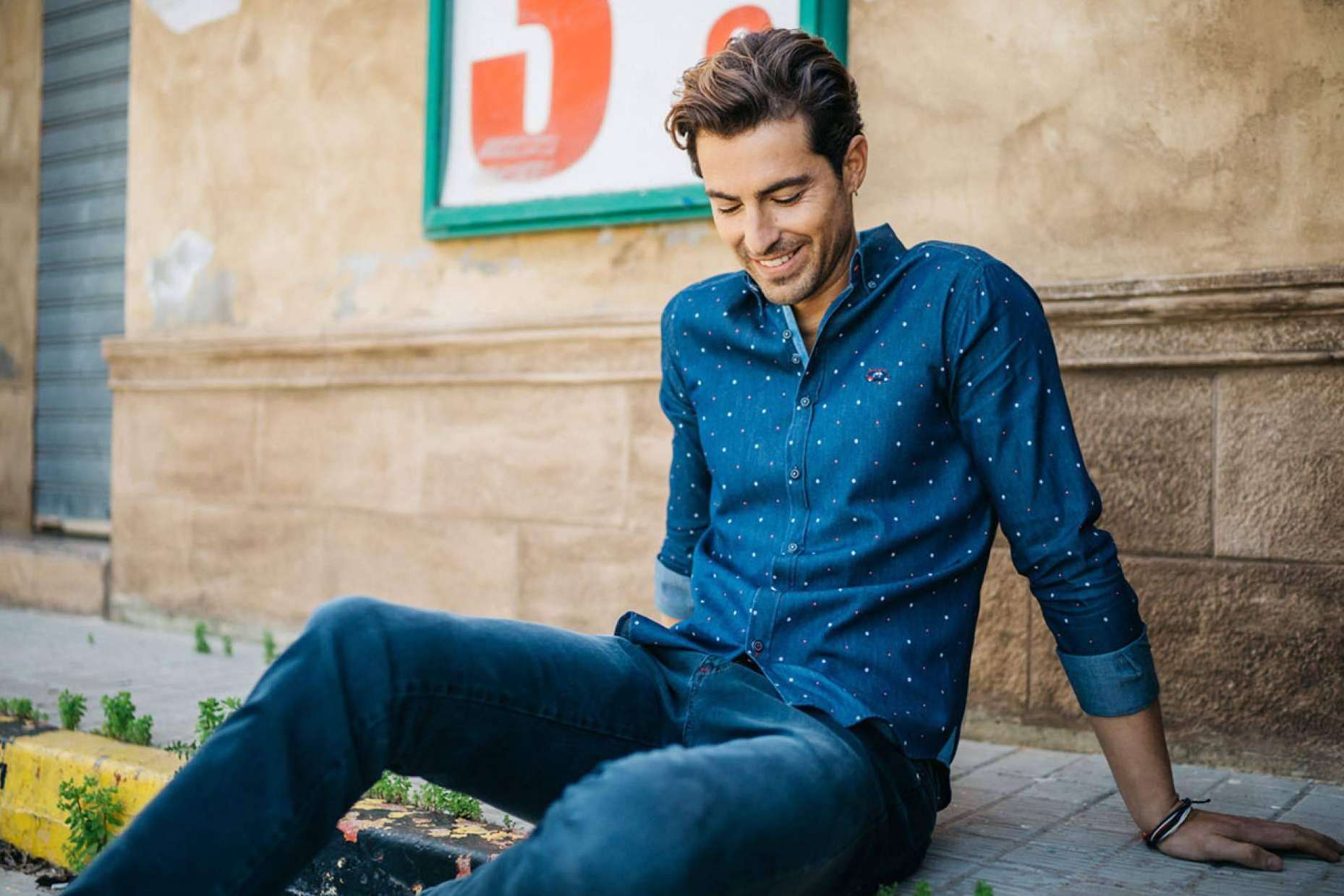 Un imprescindible en cualquier armario son las camisetas de hombre