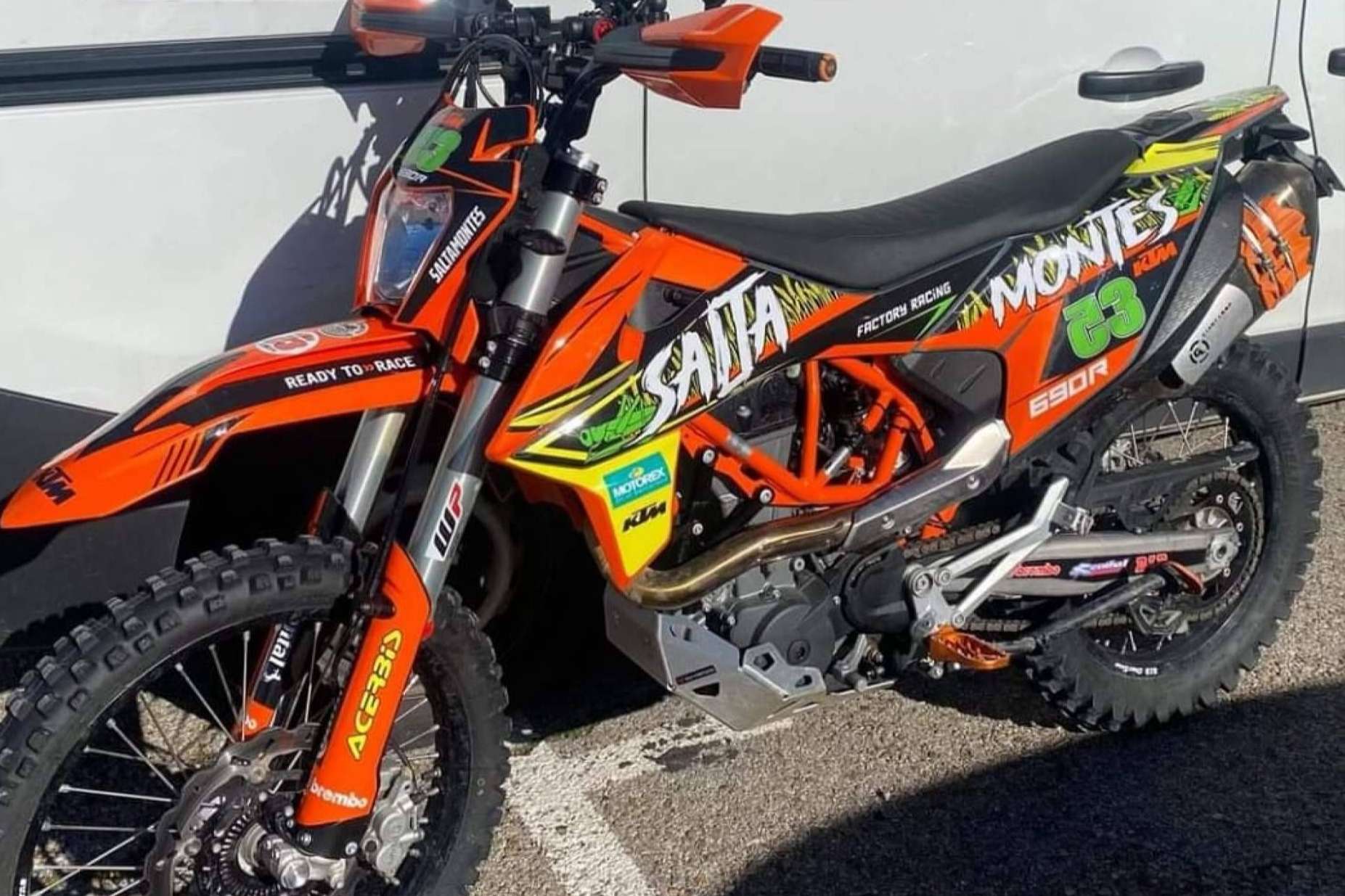 ADHESIVOSEMBARRADOS, diseños de plásticos y adhesivos para motocross personalizados
