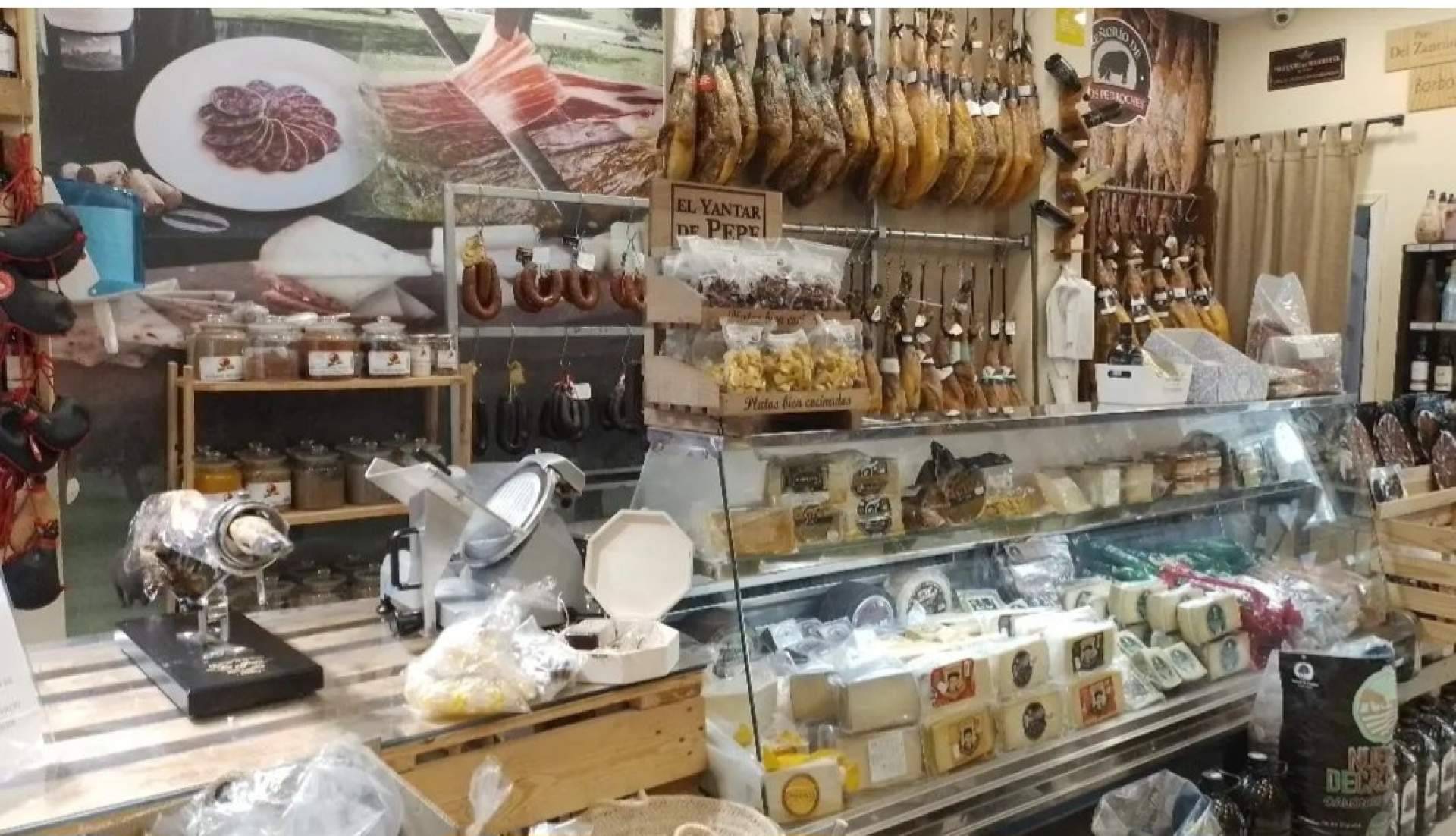 La tienda gourmet de Sevilla que destaca los productos artesanos más representativos de la gastronomía española