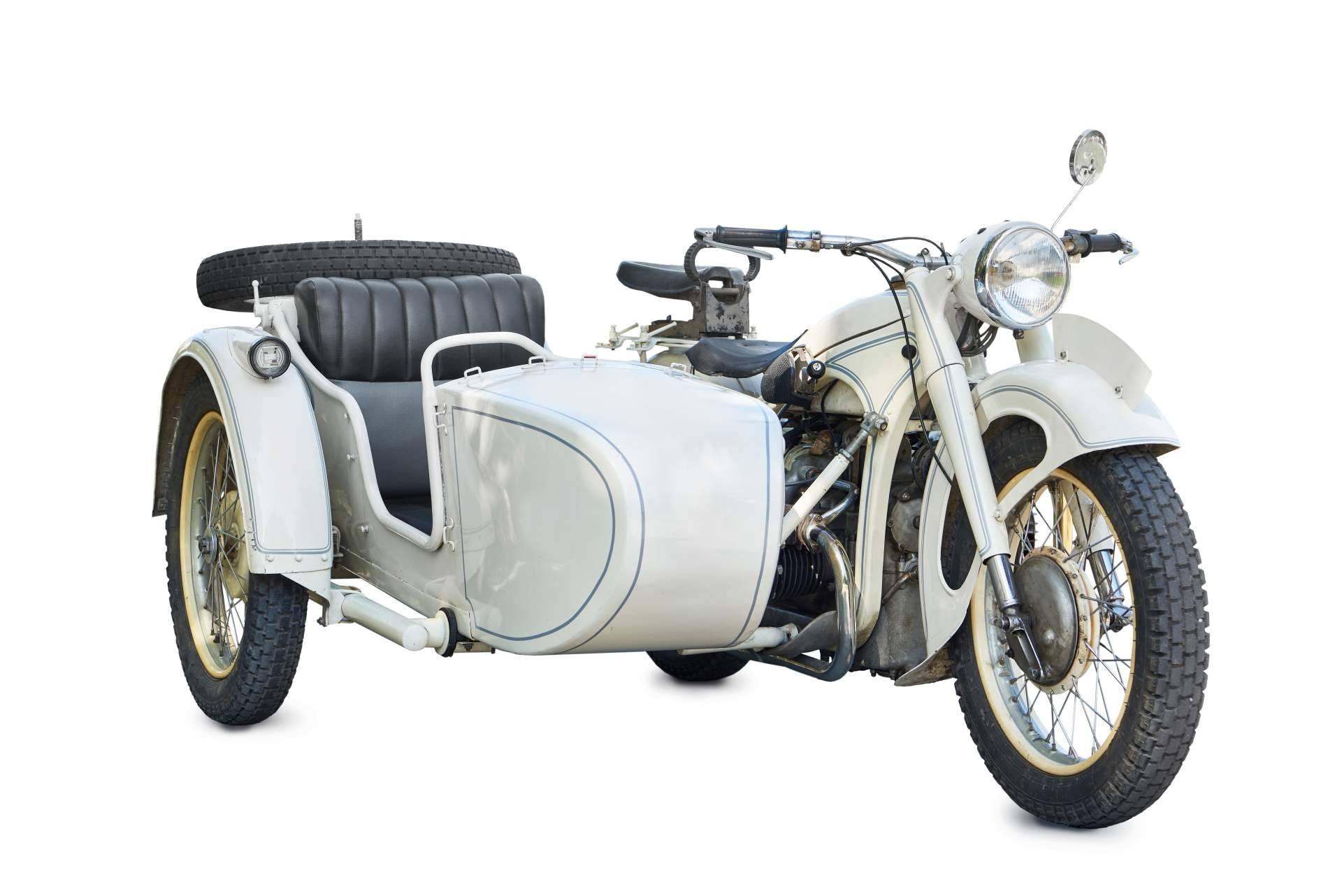 Orígenes y evolución del invento del sidecar para motos, por Eginer