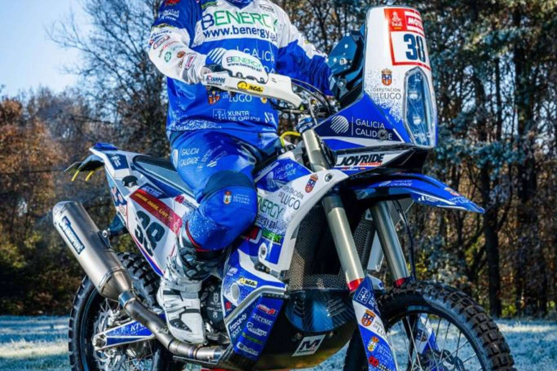 Con ADHESIVOSEMBARRADOS, los pilotos de motocicletas pueden diseñar adhesivos originales