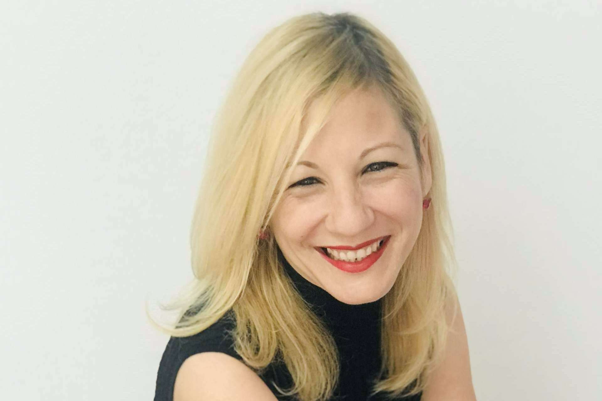 Gestionar las emociones y tratar afecciones como ansiedad o depresión en línea, con M. Carmen Alonso