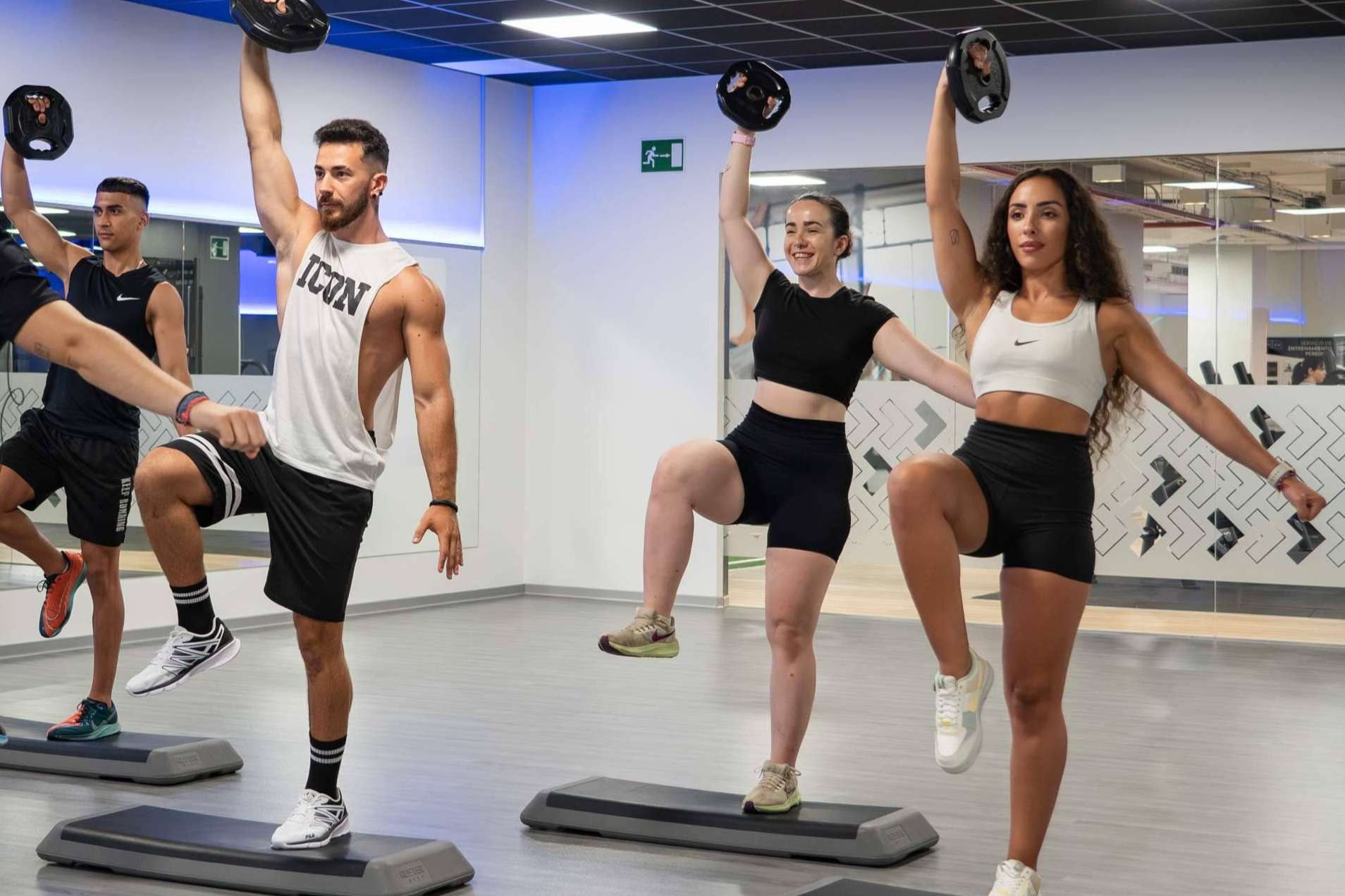 VivaGym ofrece flexibilidad en el entrenamiento con su amplio horario de apertura