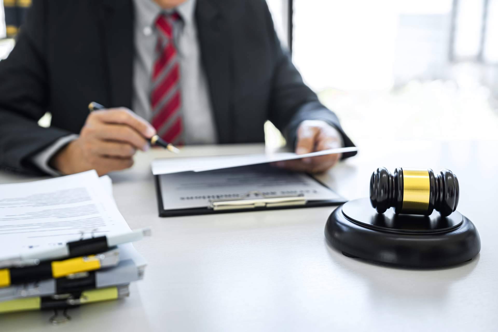 Decirle adiós a las deudas con la Ley de Segunda Oportunidad con la ayuda de Abogados para Tus Deudas