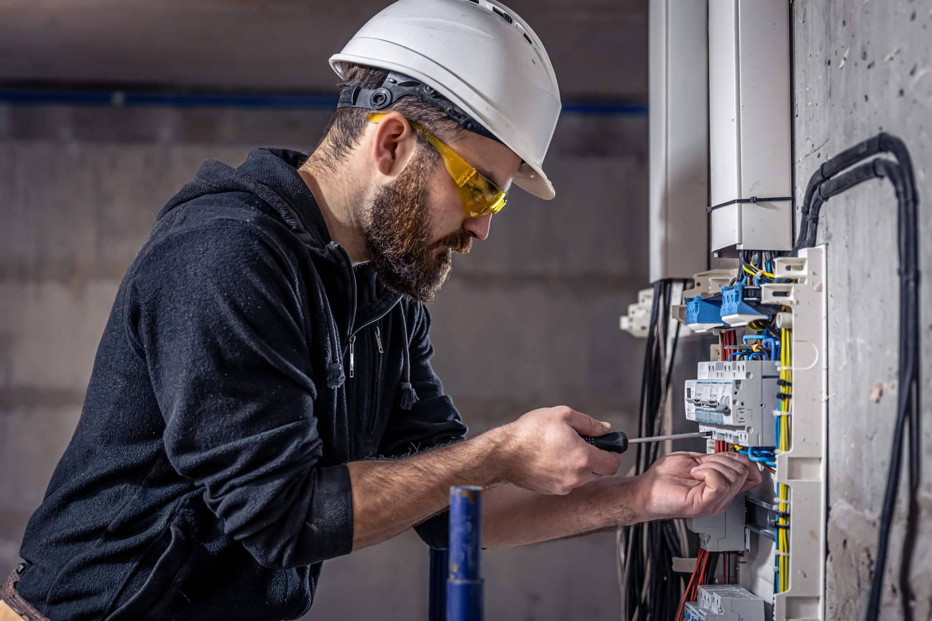 Servicios profesionales de electricistas en Madrid de la mano de ISSE