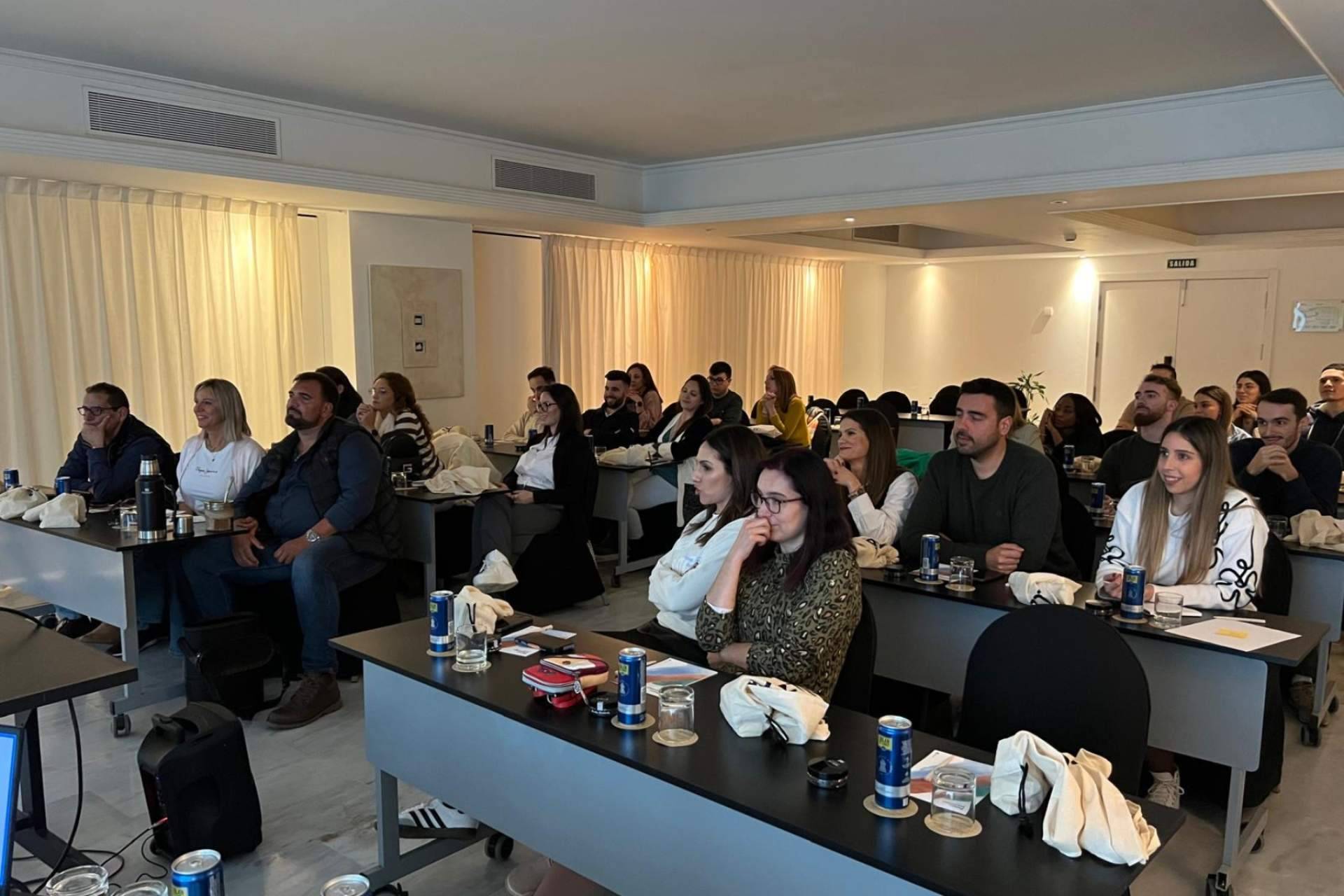 El 90% los puestos directivos en AllZone son ocupados por mujeres