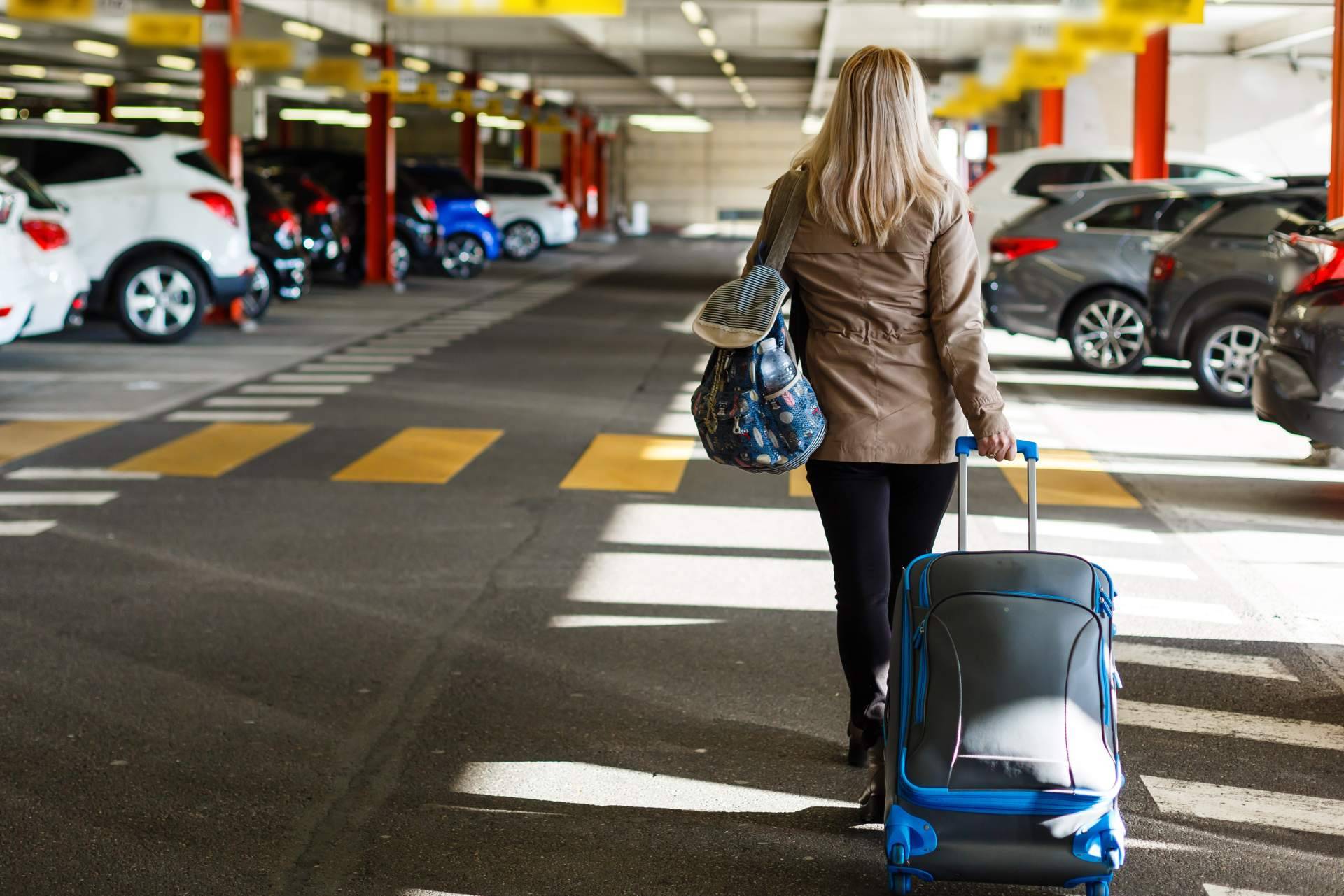 ¿Cómo funciona el servicio de parking aeropuerto Alicante de Apárcalo?