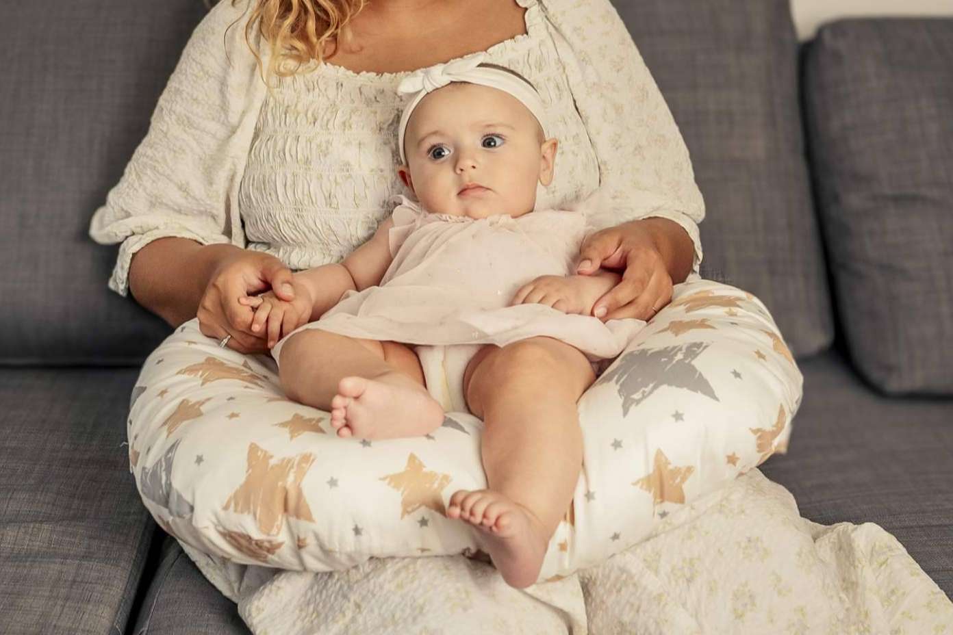 Sonora Baby señala las razones por las que los bebés pueden llorar mientras se alimentan