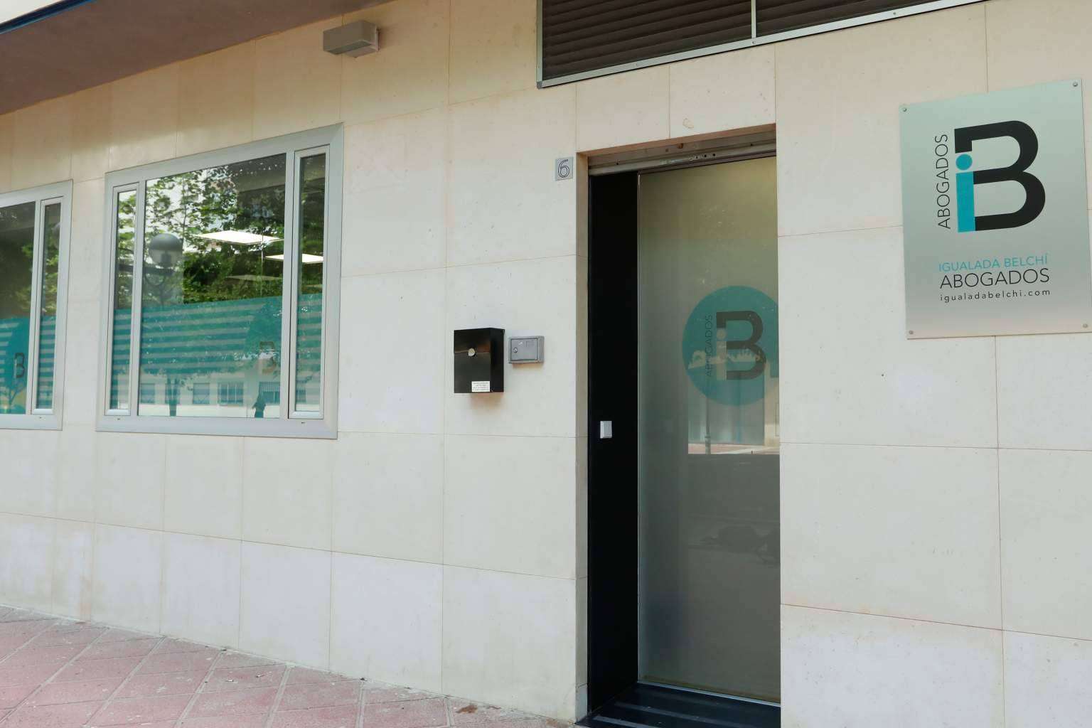 Abogados expertos en derecho mercantil y societario con Igualada Belchí Abogados