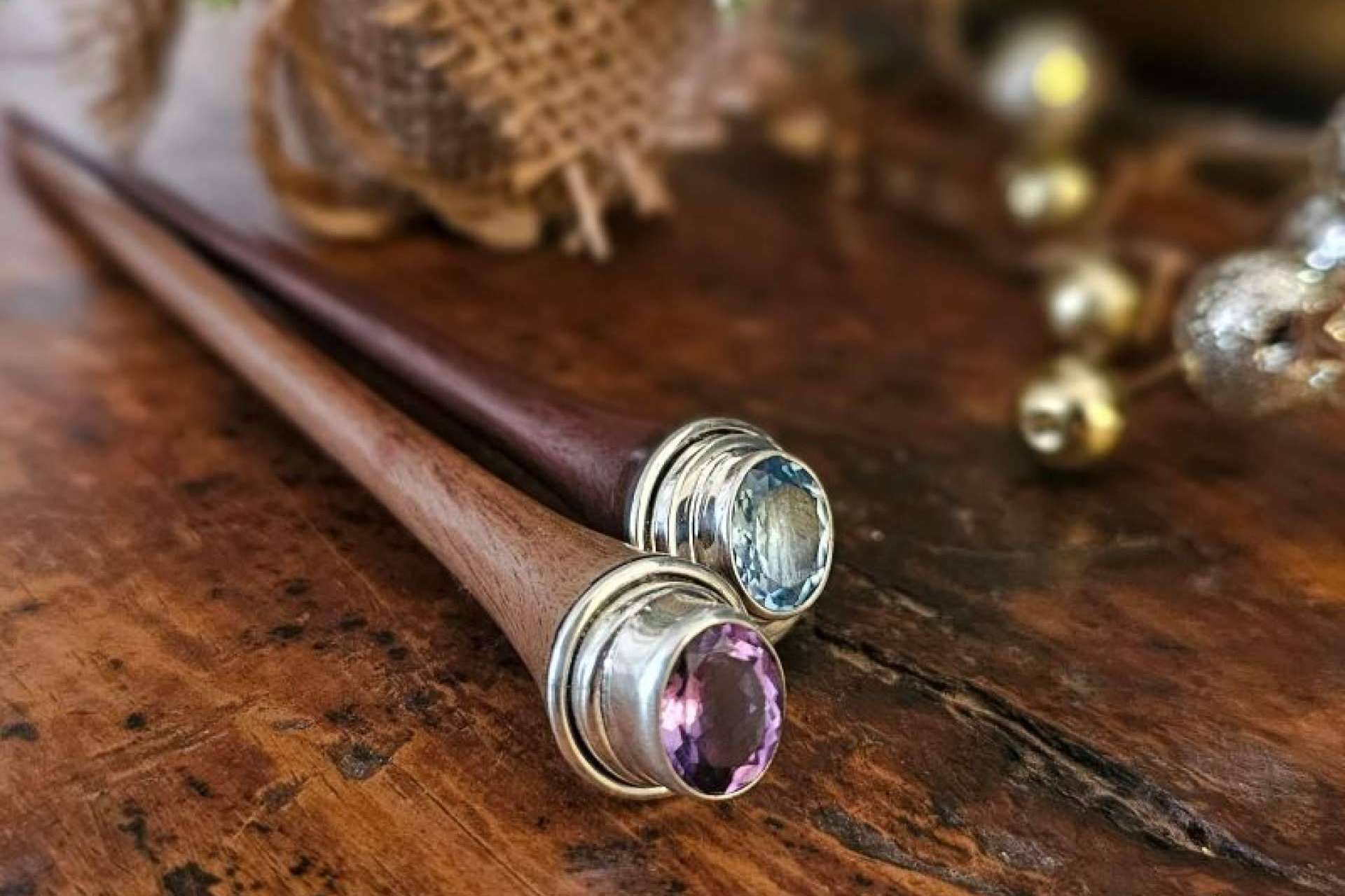 Palospelos, una marca que crea accesorios para el cabello que son piezas de arte