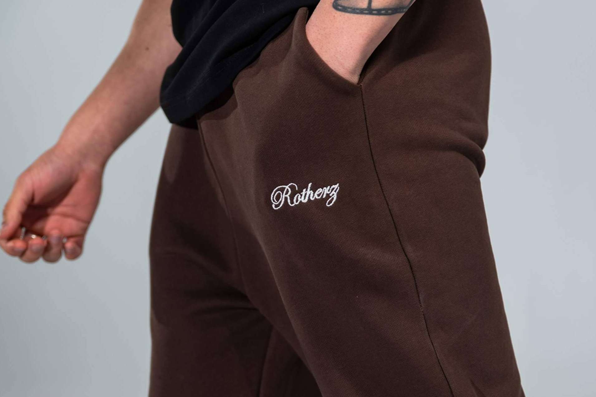 Sostenibilidad y estilo se fusionan en la última colección de moda urbana de Rotherz